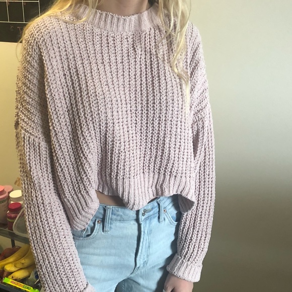 Super soft pink cropped sweater!! - Picture 2 of 3